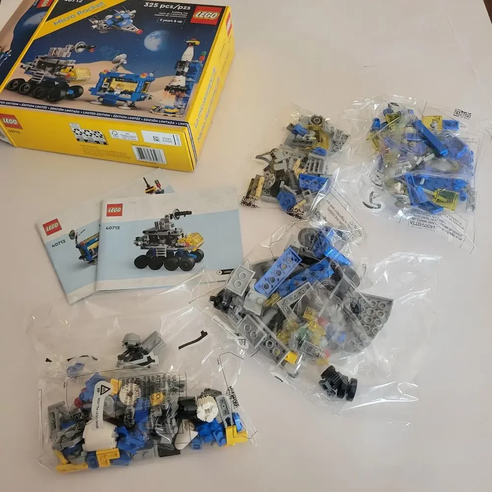 LEGO Micro Rocket Launchpad 40712 Classic Space Limited Edition New in Box